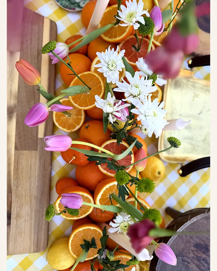 Table detail flowers